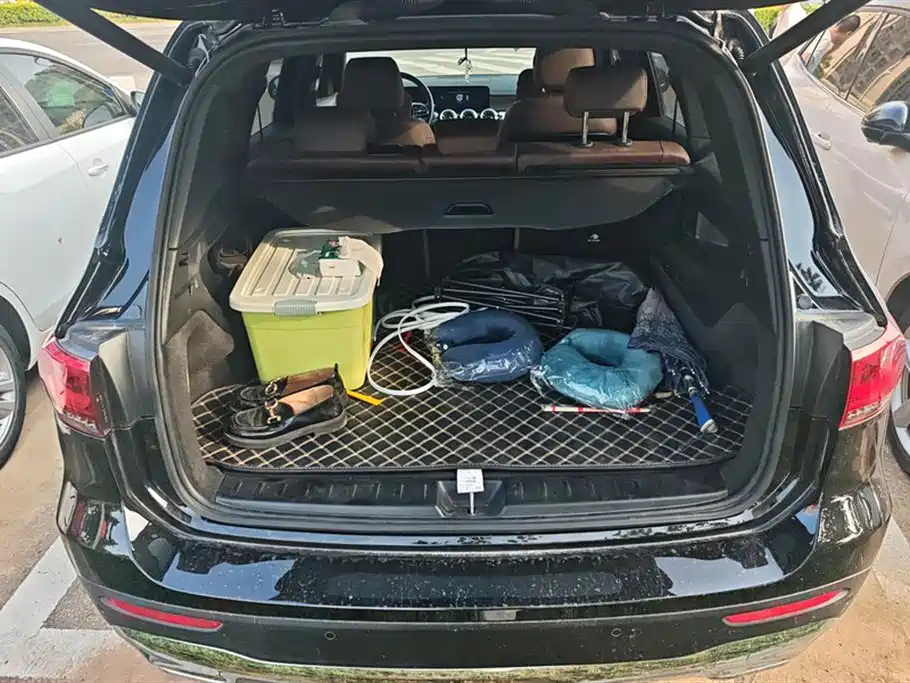 MERCEDES BENZ GLB 2023