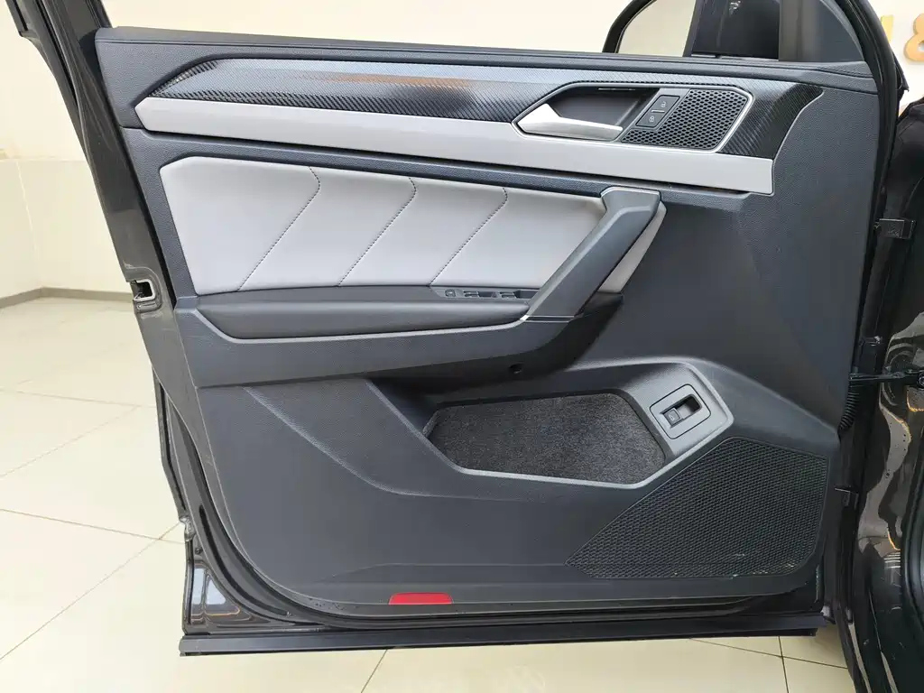 VOLKSWAGEN TAYRON 2022