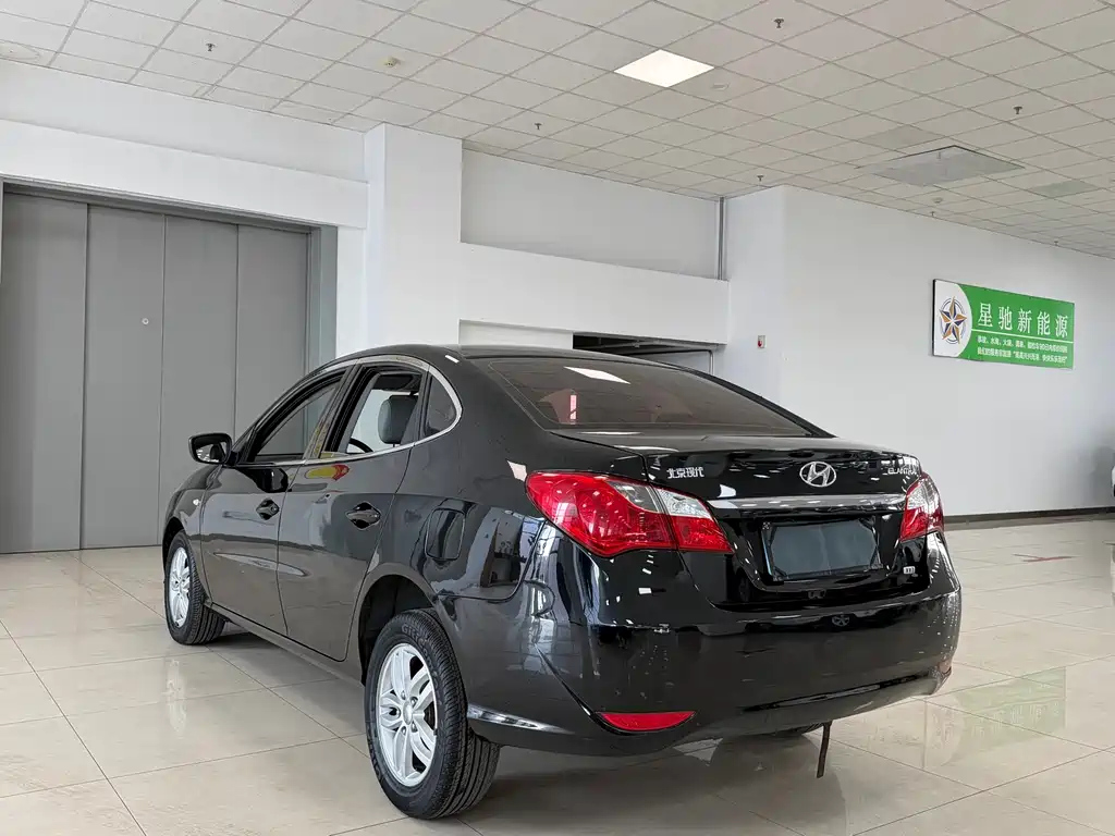 HYUNDAI CELESTA 2014