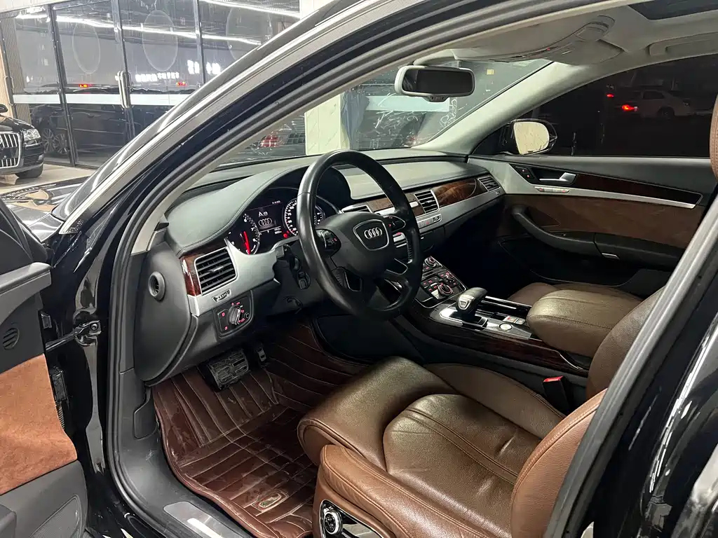 AUDI A8 2014