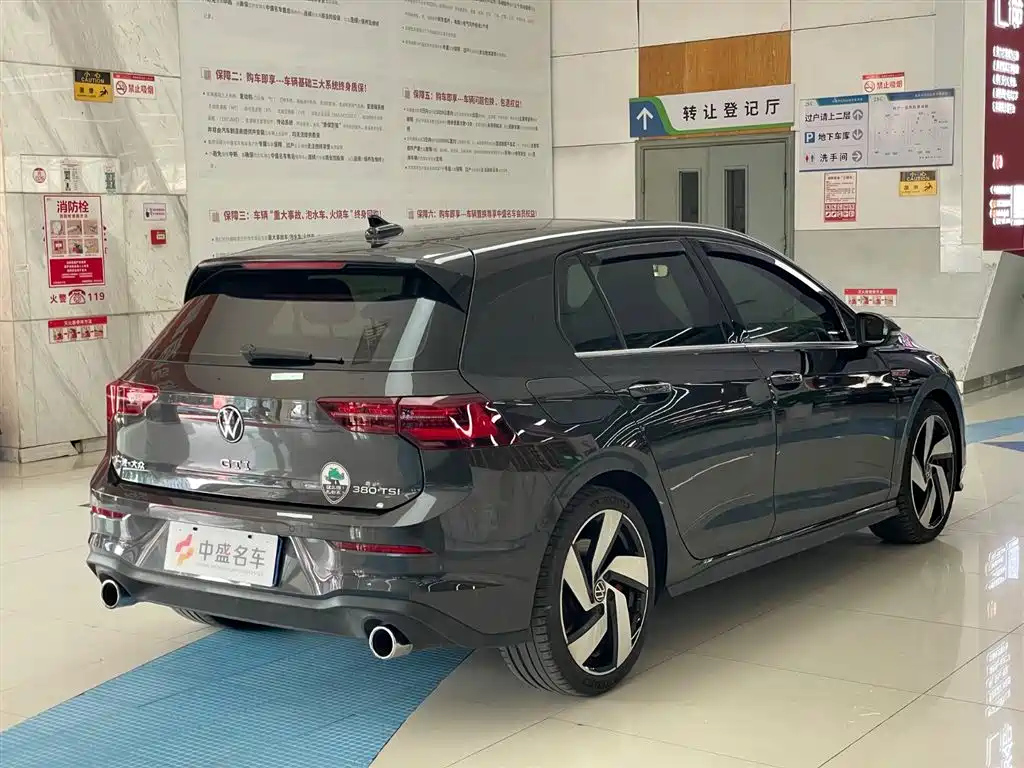 VOLKSWAGEN GOLF GTI 2021