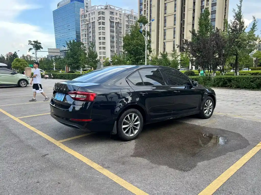 SKODA OCTAVIA 2021