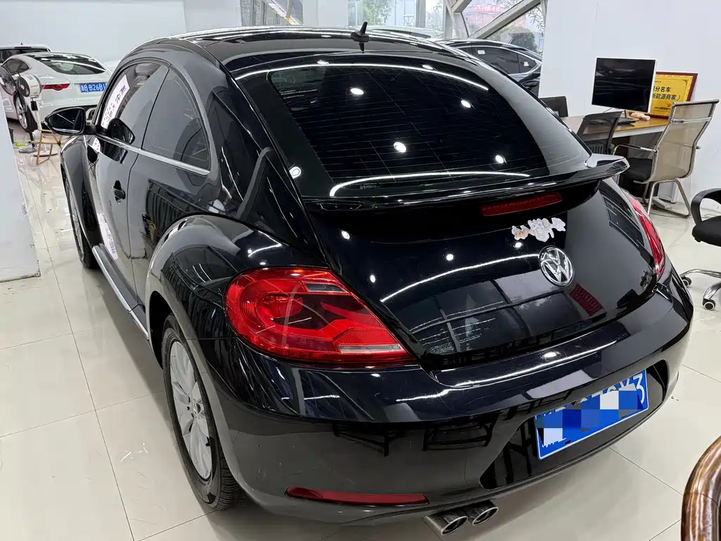 VOLKSWAGEN BEETLE 2014