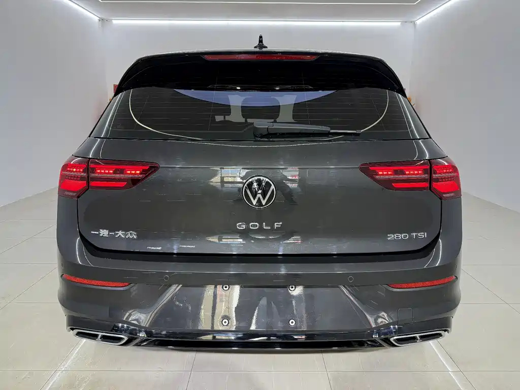 VOLKSWAGEN GOLF 2021