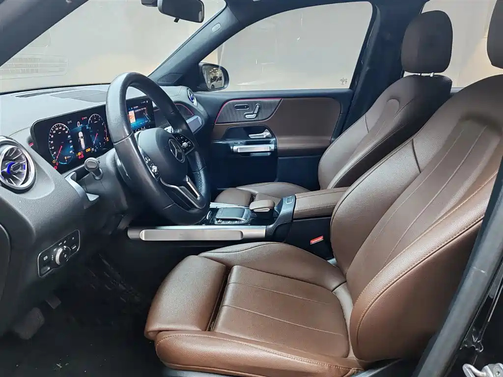 MERCEDES BENZ GLB 2021