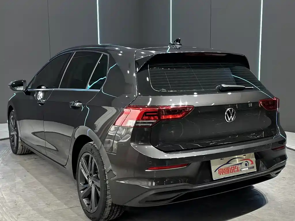 VOLKSWAGEN GOLF 2022