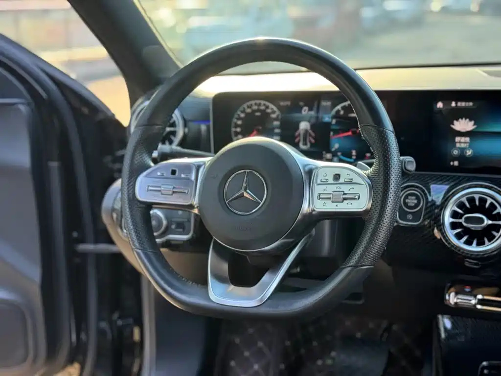 MERCEDES BENZ A-CLASS 2019