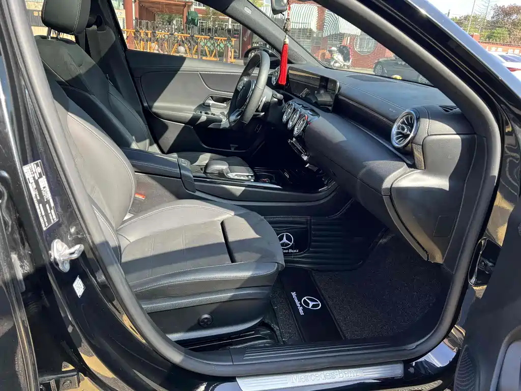 MERCEDES BENZ A-CLASS 2020