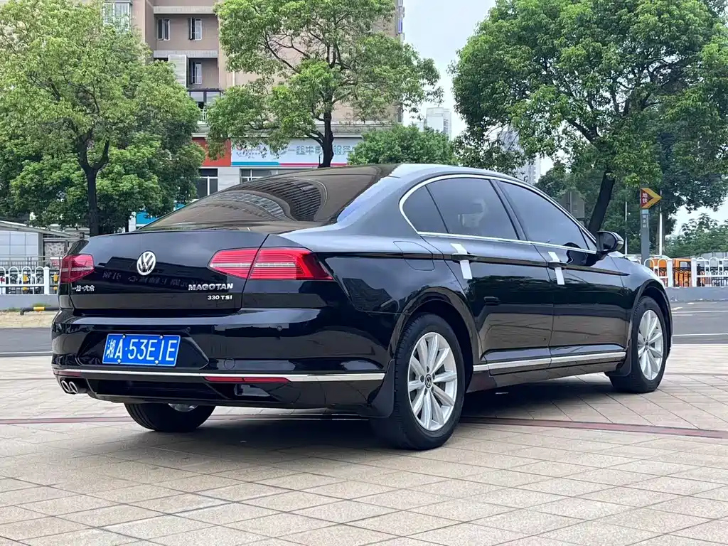 VOLKSWAGEN MAGOTAN 2018