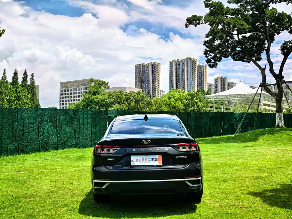 FORD MONDEO 2022