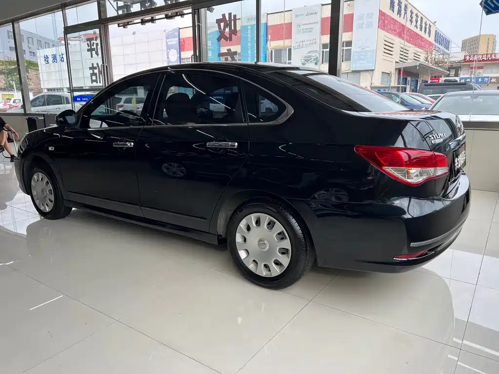 NISSAN SYLPHY 2012
