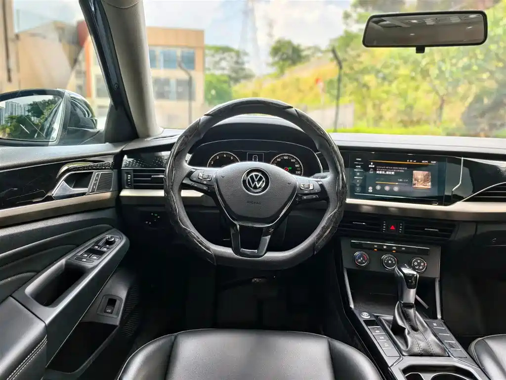 VOLKSWAGEN PASSAT 2021