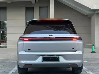 LI AUTO L8  2023 YEAR PRO 2023