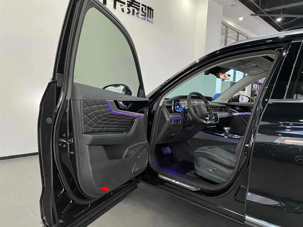 HONGQI HS5 2022