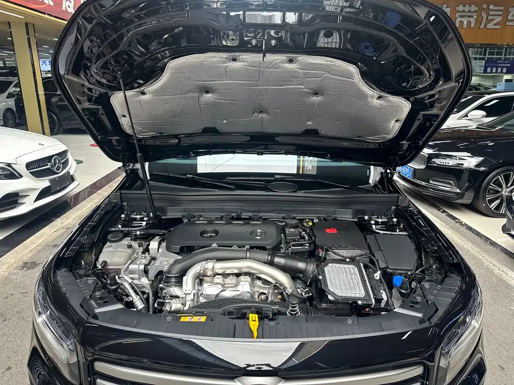 MERCEDES BENZ GLB 2025