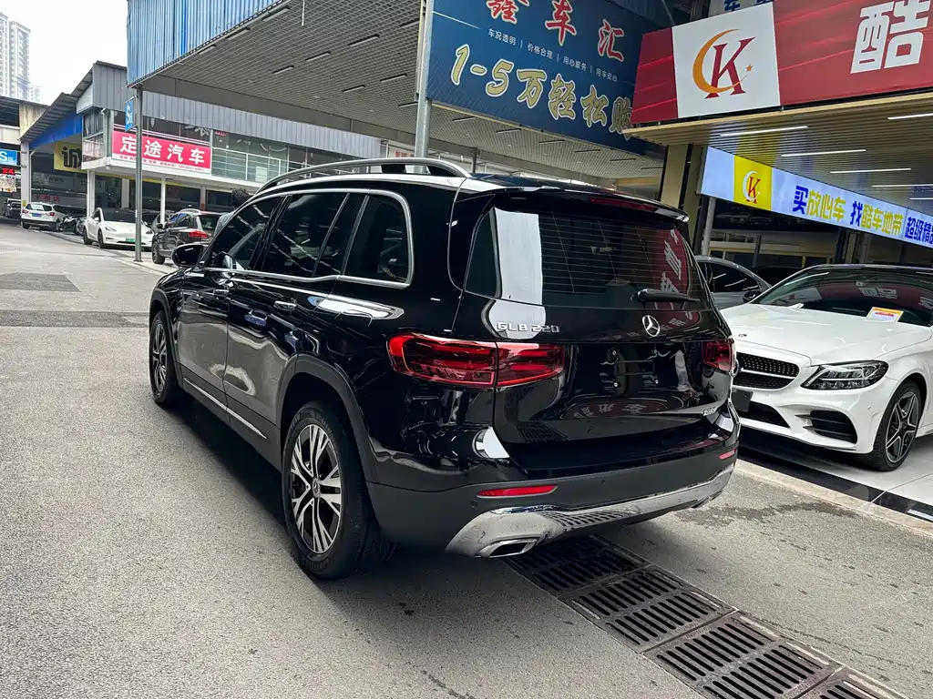 MERCEDES BENZ GLB 2025