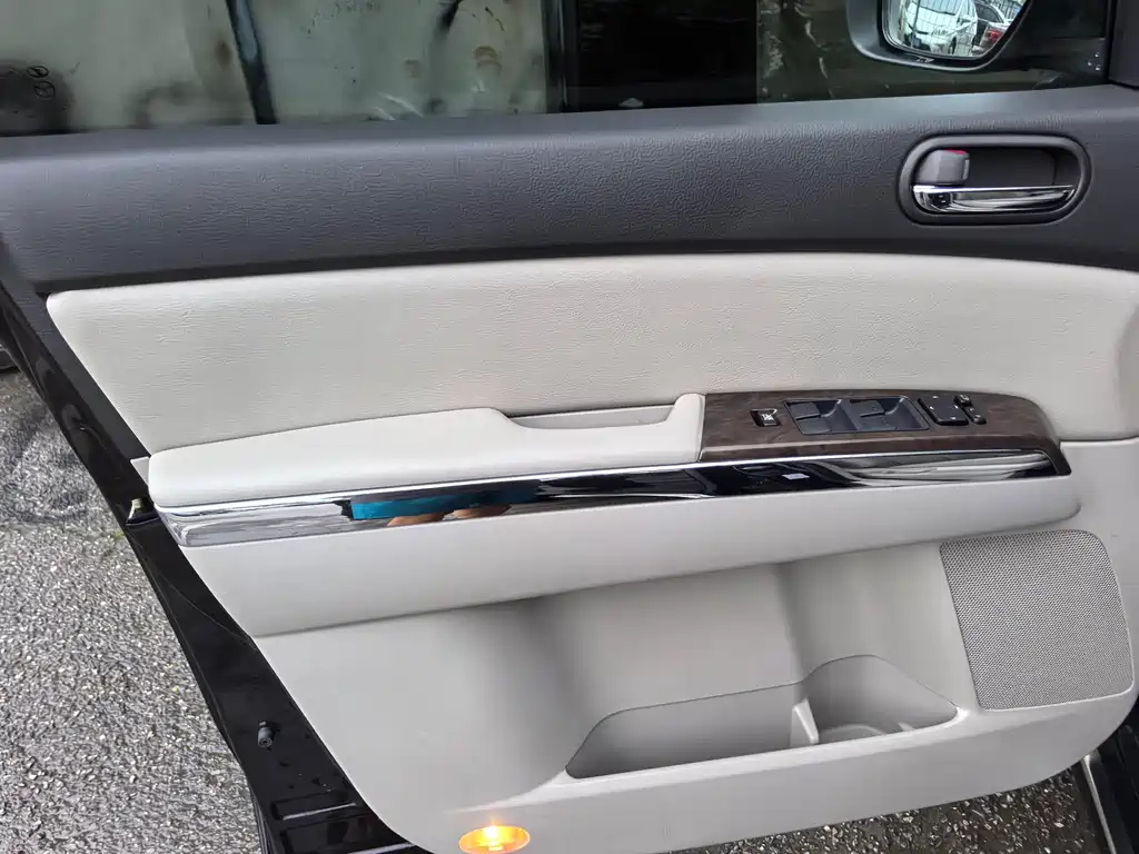 MAZDA 8 2013
