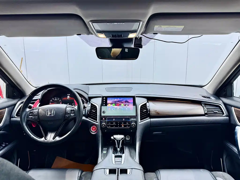 HONDA AVANCIER 2017