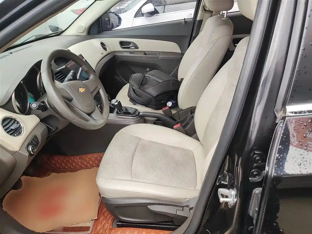 CHEVROLET CRUZE 2015