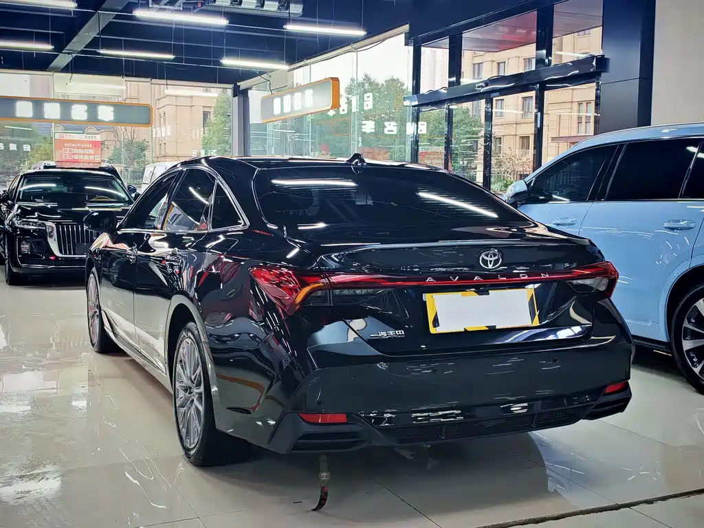 TOYOTA AVALON 2025
