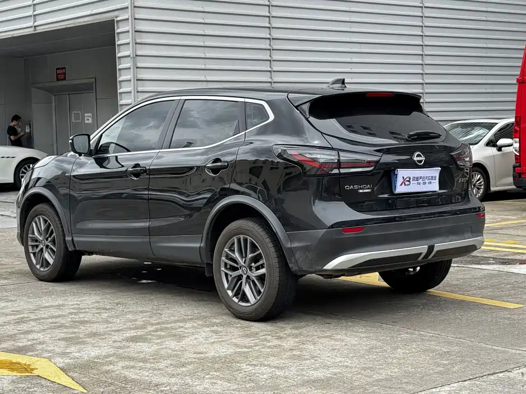 NISSAN QASHQAI 2025