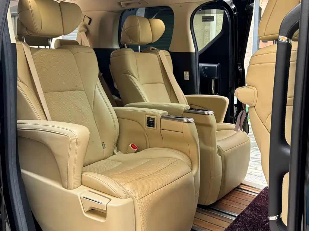 TOYOTA ALPHARD 2018