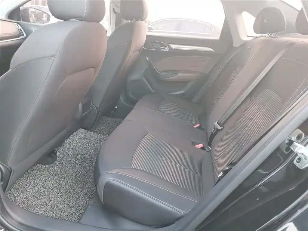 ROEWE I6 2019