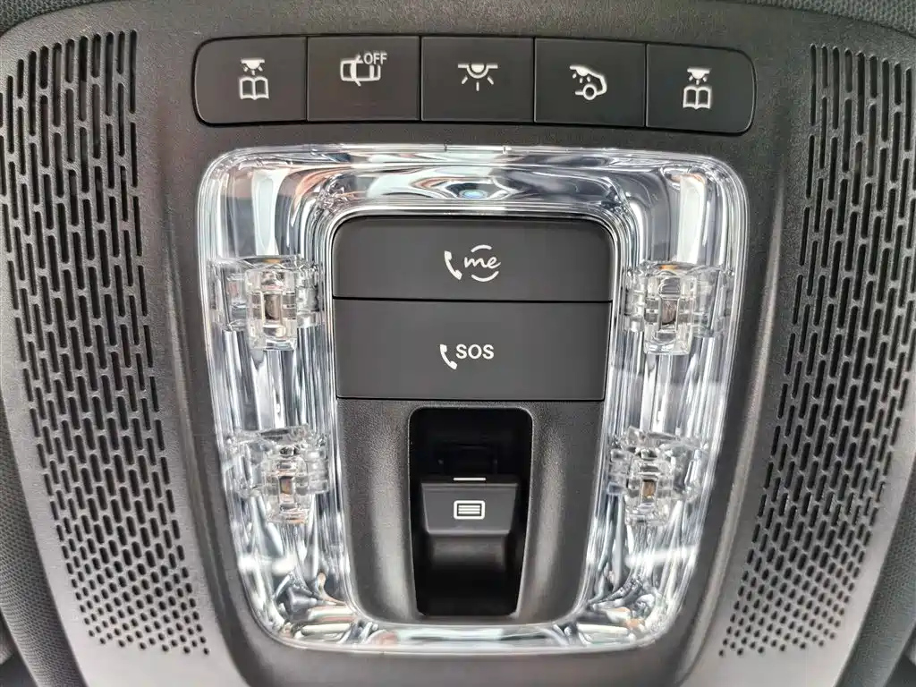 MERCEDES BENZ GLB 2023