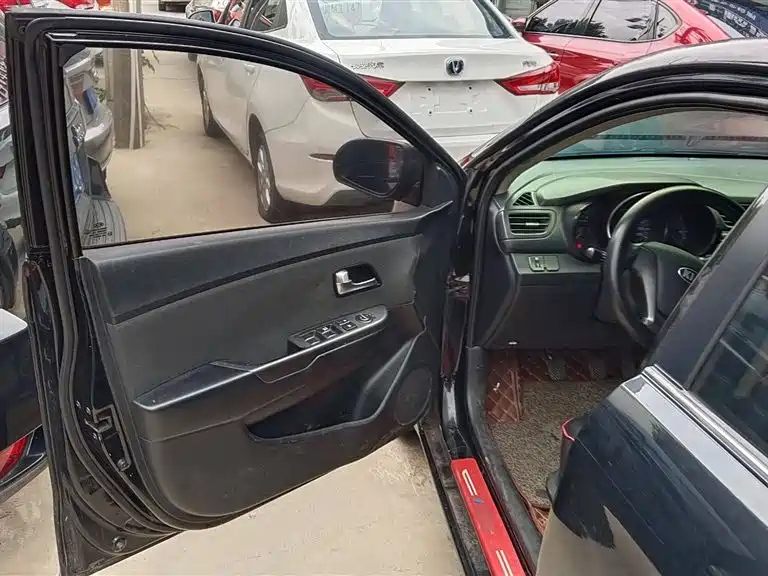 KIA K2 2015