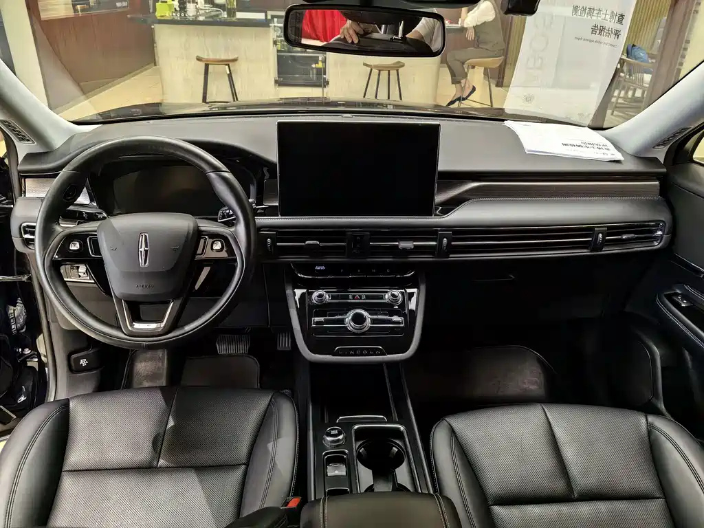 LINCOLN ADVENTURER 2022