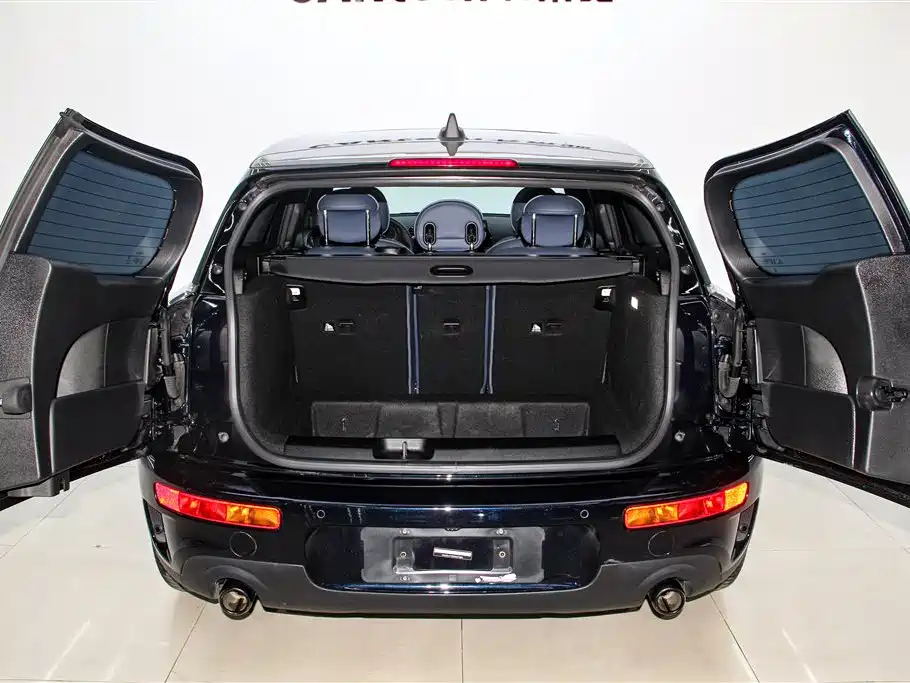 MINI CLUBMAN 2023