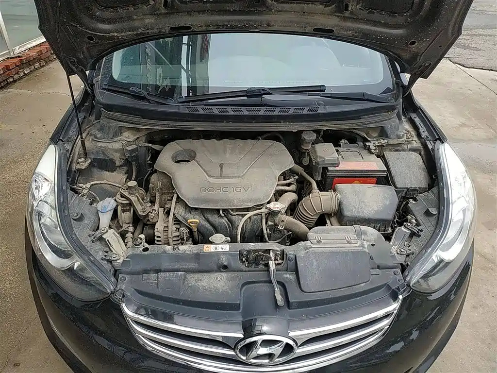 HYUNDAI ELANTRA 2012