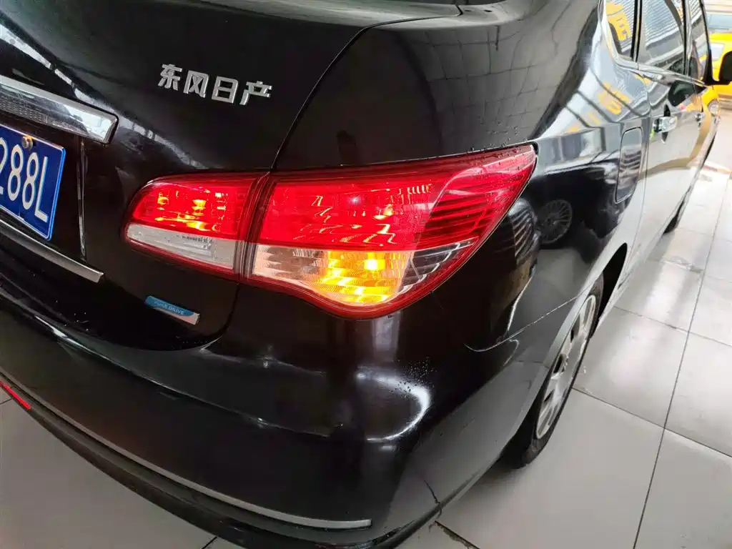 NISSAN SYLPHY 2012