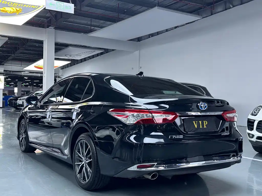 TOYOTA CAMRY 2023