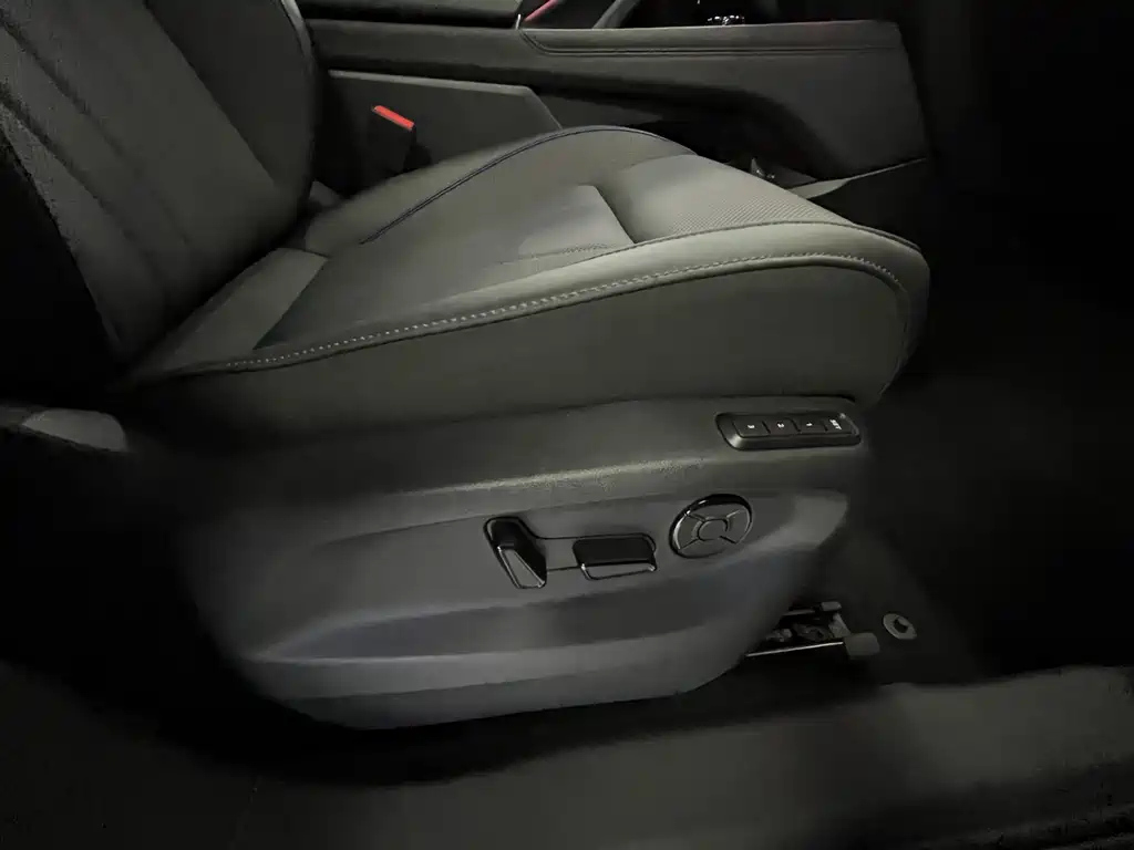 VOLKSWAGEN TIGUAN L 2025