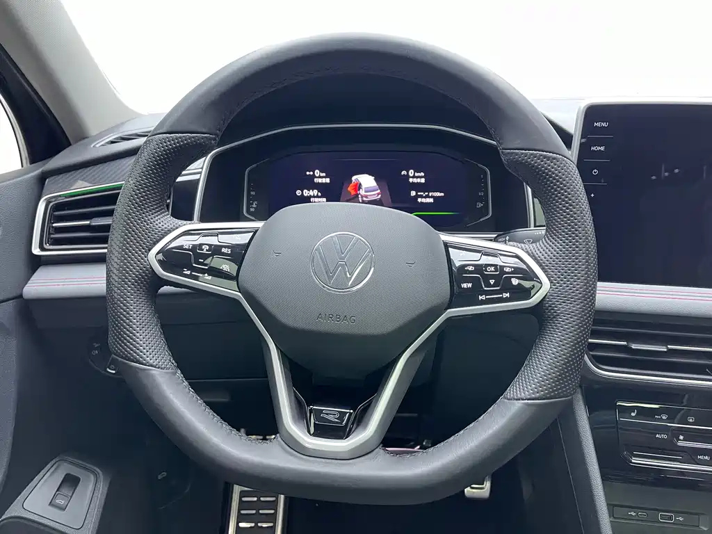 VOLKSWAGEN TIGUAN L 2022