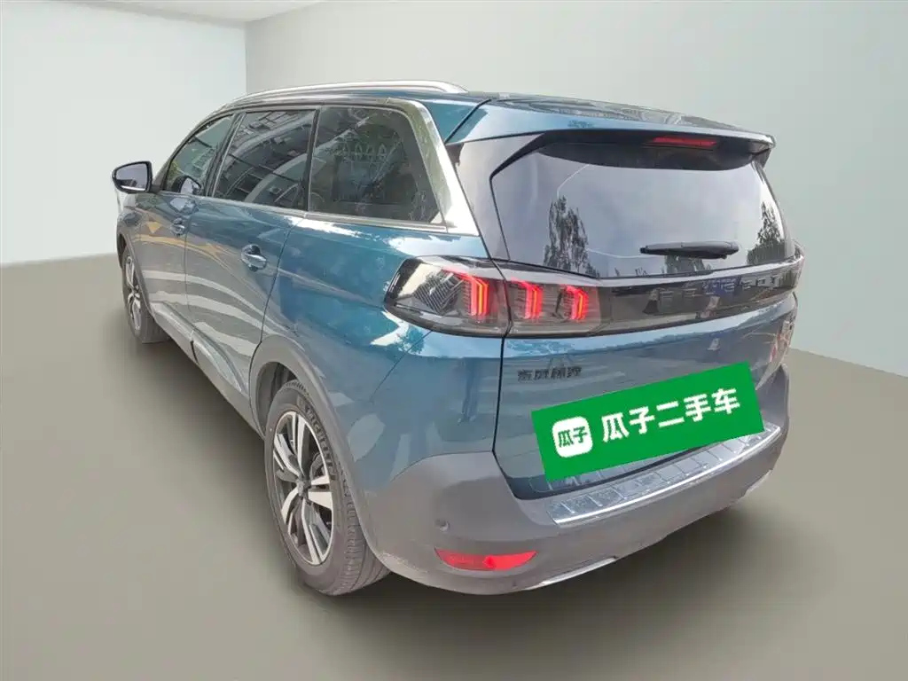 PEUGEOT 5008 2023