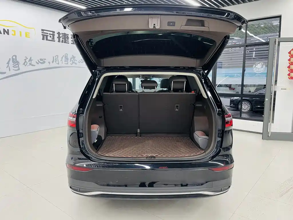 VOLKSWAGEN VILORAN 2024