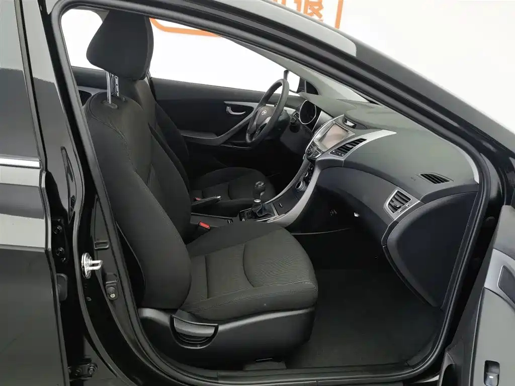 HYUNDAI ELANTRA 2016