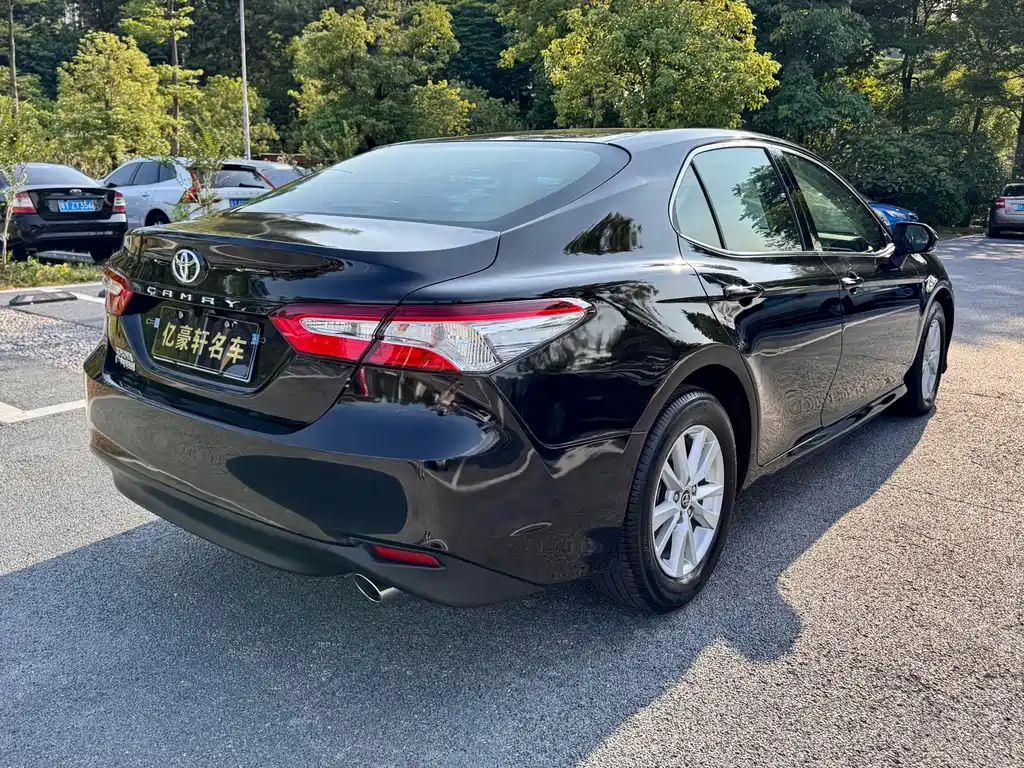 TOYOTA CAMRY 2018