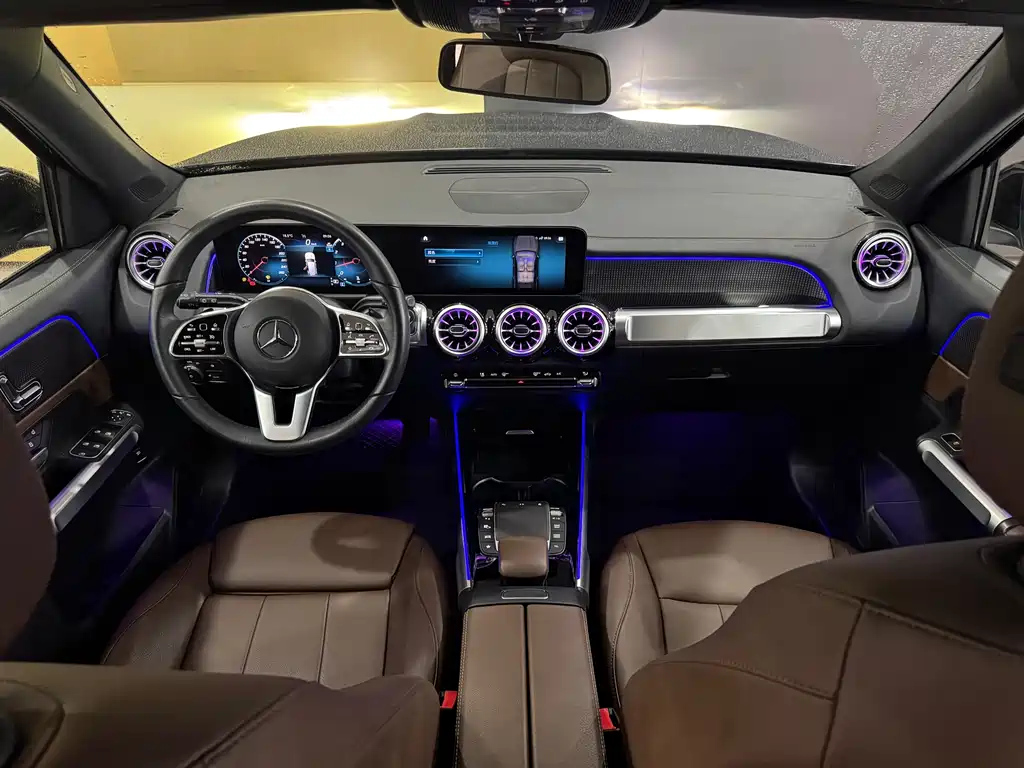 MERCEDES BENZ GLB 2023