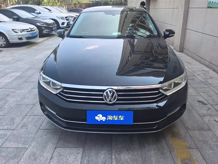 VOLKSWAGEN MAGOTAN 2019