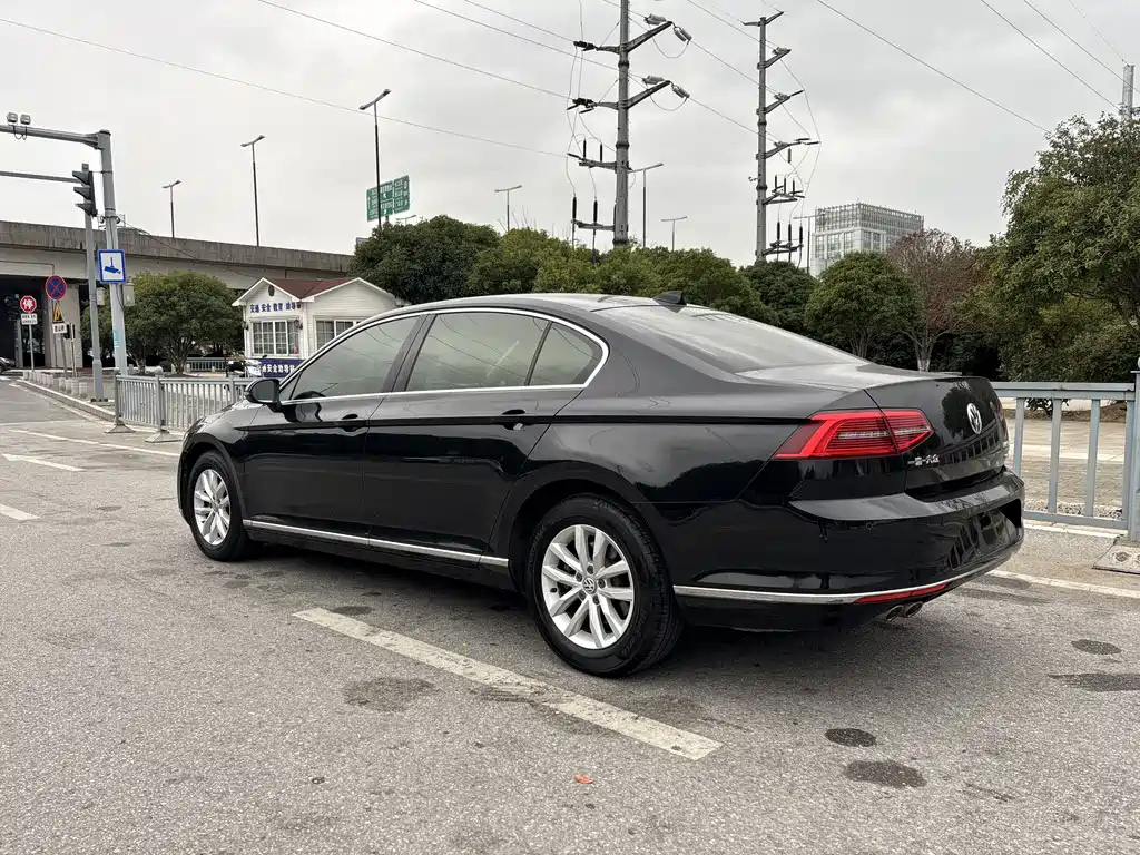 VOLKSWAGEN MAGOTAN 2019