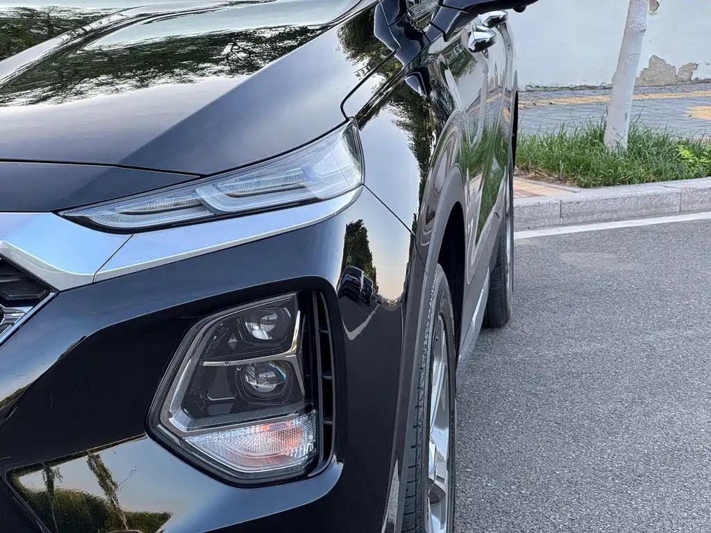 HYUNDAI SANTAFE 2019