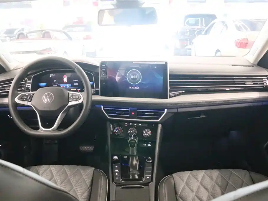 VOLKSWAGEN SAGITAR 2023