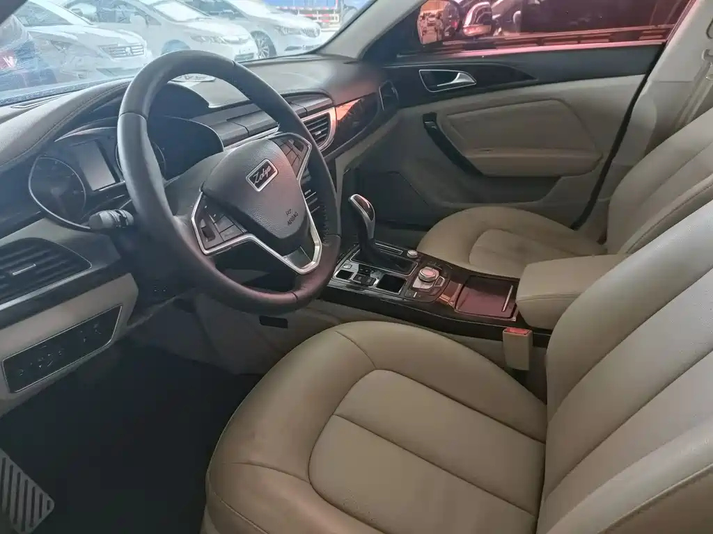 ZOTYE Z700 2016