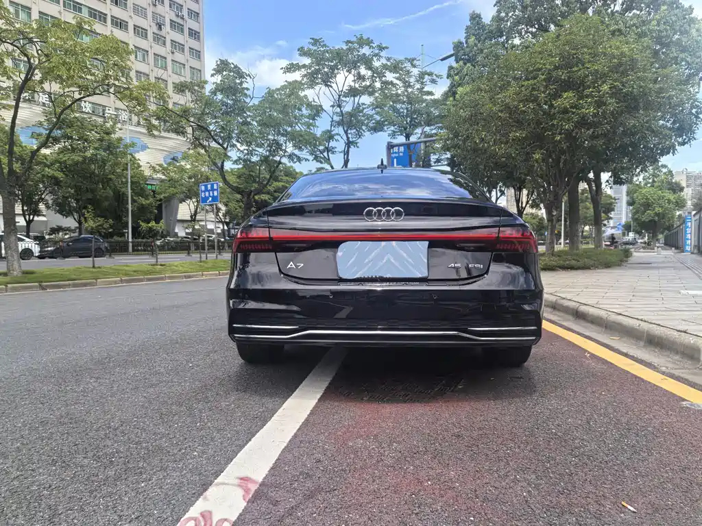 AUDI A7L 2024