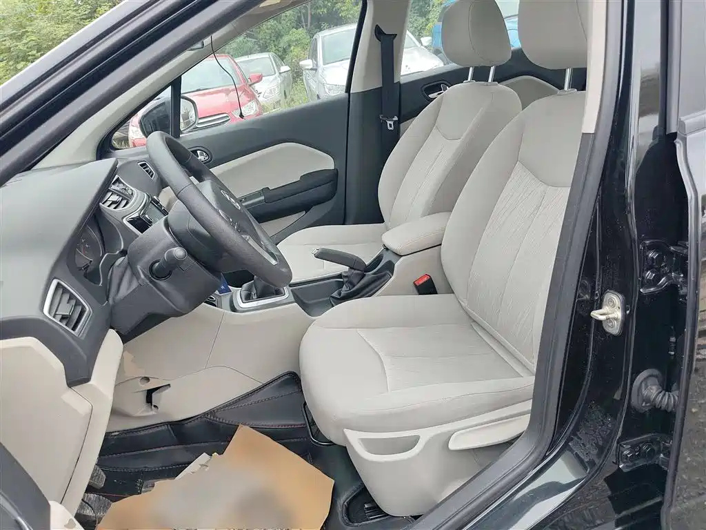 DONGFENG AEOLUS L60 2015