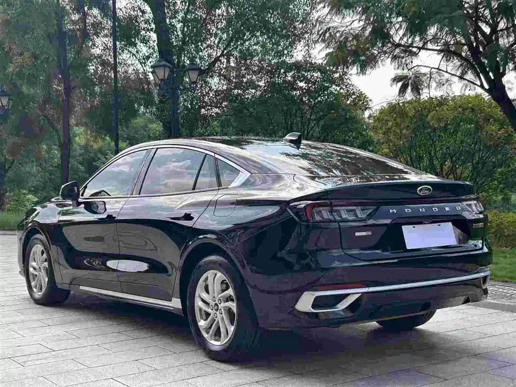 FORD MONDEO 2022
