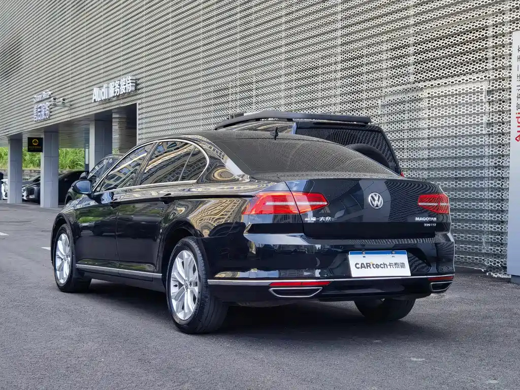 VOLKSWAGEN MAGOTAN 2019